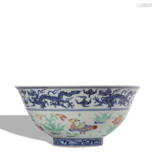 A blue and white 'dragon' bowl