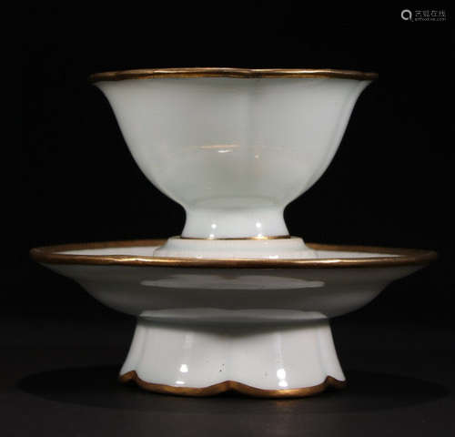 a set of chinese white glazed porcelain cup set