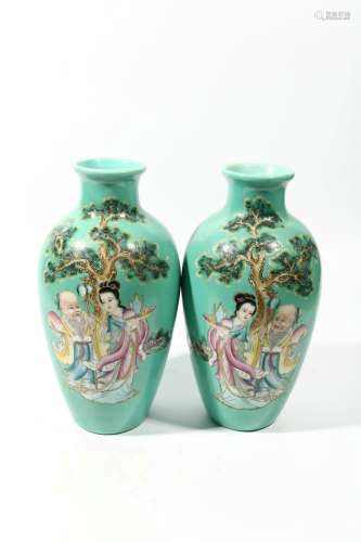 pair of chinese green glazed famille rose porcelain vases