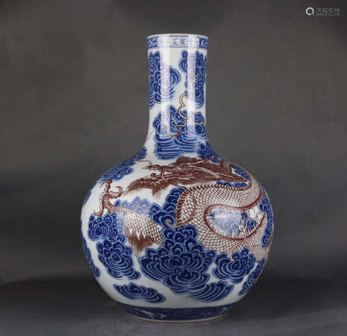 chinese blue and white porcelain globular vase