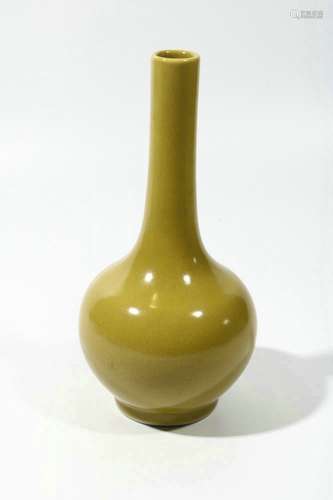 chinese yellow glazed porcelain  bottle vase