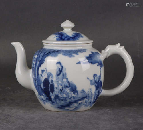 chinese blue and white porcelain teapot