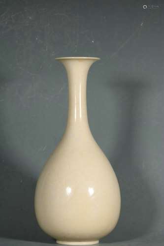 chinese ding yao porcelain bottle vase
