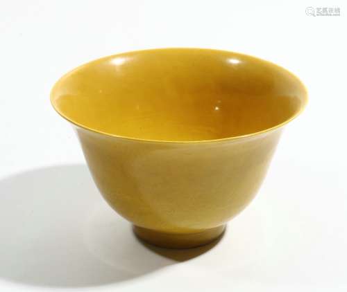 chinese yellow glazed porcelain bowl