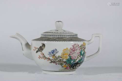 chinese famille rose porcelain teapot