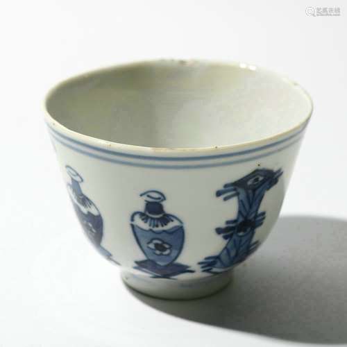 chinese blue and white porcelain cup