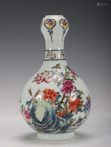 chinese famille rose porcelain garlic-head vase