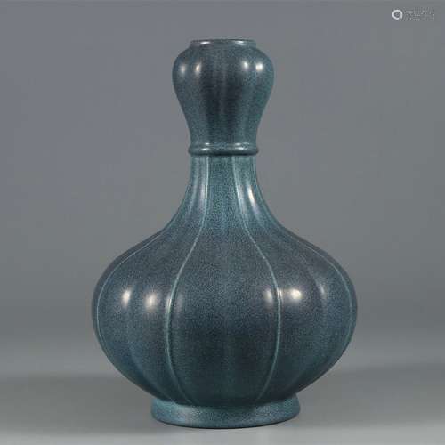 chinese robin's egg glazed porcelain garlic-head vase