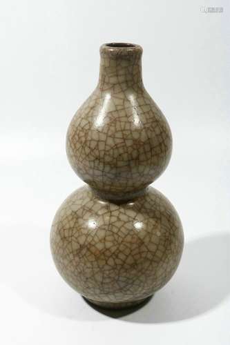 chinese ge-type glazed porcelain double gourd vase