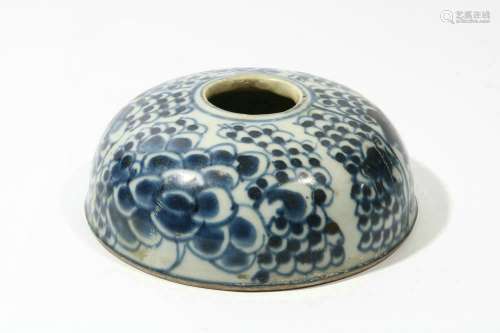 chinese blue and white porcelain water pot