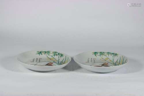pair of chinese famille rose porcelain plates