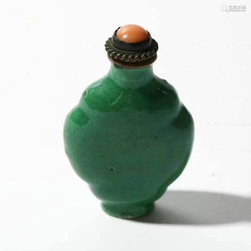 chinese celadon glazed porcelain snuff bottle