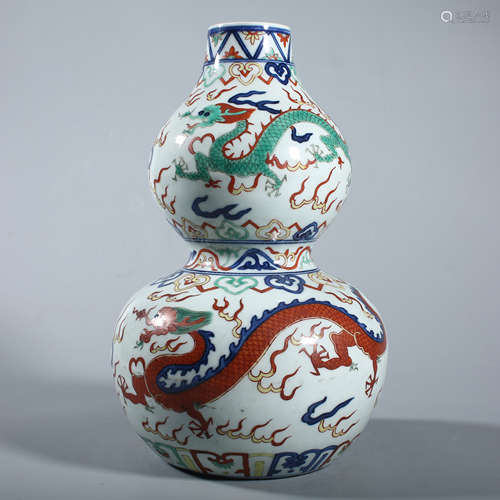 Ming Dynasty Wanli colorful dragon pattern gourd bottle