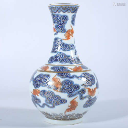 Qing Dynasty Xuantong blue and white pastel vase