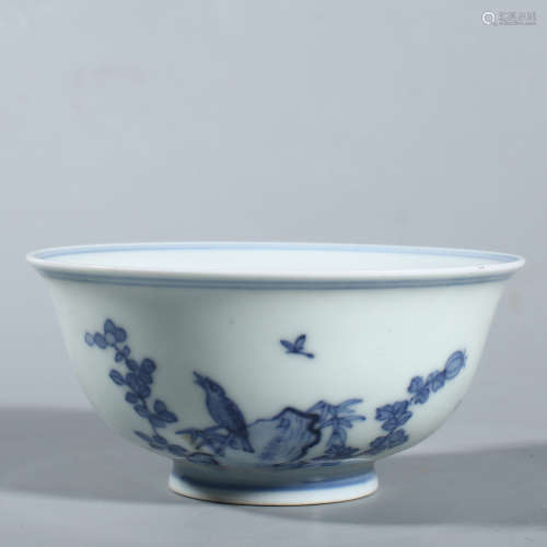 Qing Yongzheng blue and white flower and bird pattern bowl