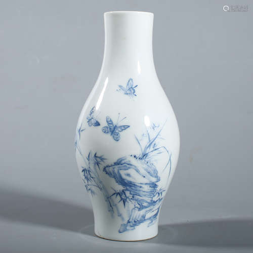 Qing Yongzheng enamel blue flower bird pattern lantern bottl...