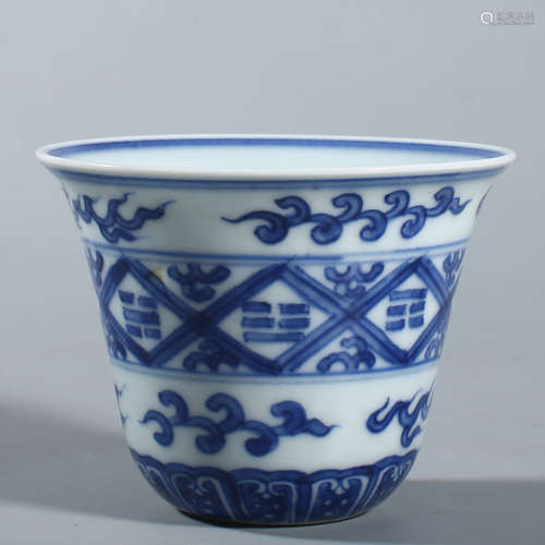 Qing Kangxi blue and white Bagua bell cup