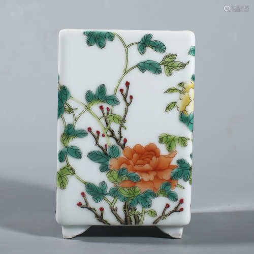 Qing Qianlong pastel peony pattern pen holder