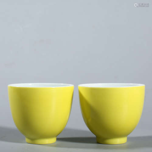 Qing Qianlong yellow glazed cup