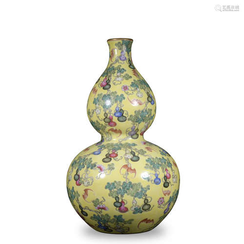 A famille-rose gourd-shaped vase