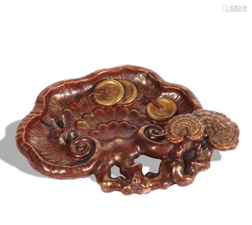 A Bionic porcelain ganoderma lucidum