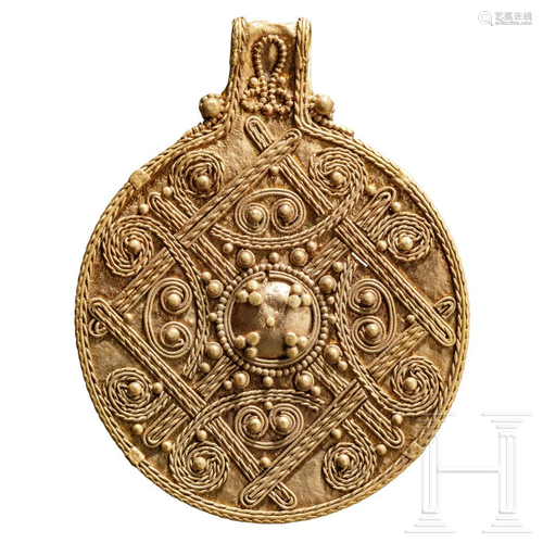 A filigrane Viking golden pendant, 9th - 11th century