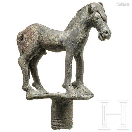 A beautiful Roman bronze horse figure, 2nd - 3rd