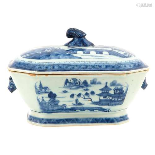 A Blue and White Tureen