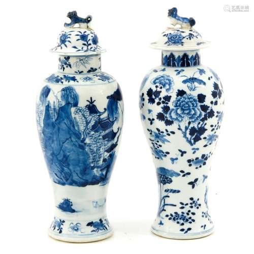 A Lot of 2 Garniture Vases