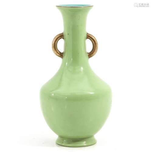 A Lime Green Glaze Vase