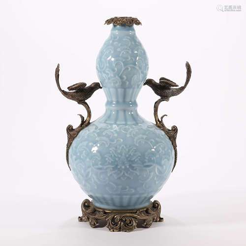 A Celadon Glaze Floral Double-Gourd-Shape Vase