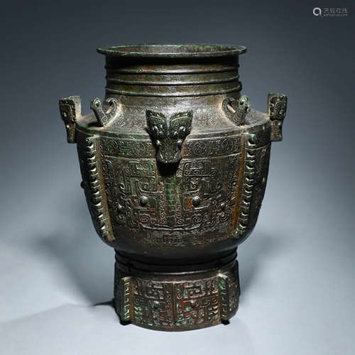 A Bronze Zun Vase