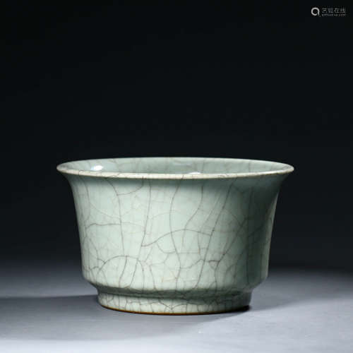 A Ge Type Ice Crackle Bowl