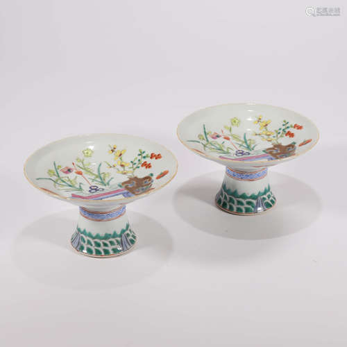 A Pair of Famille Rose Antiques Stem Bowls