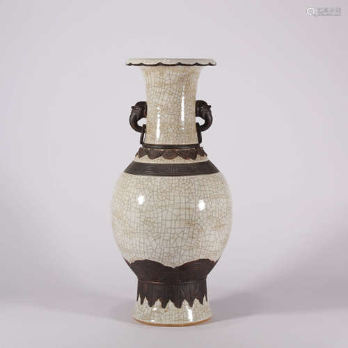 A Ge Type Double-Eared Vase