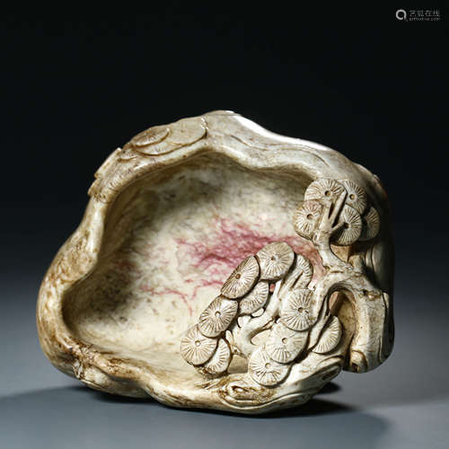 A Carved Chicken Bone Jade Brush Washer