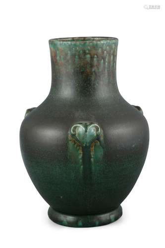 VASE ARCHAISTIQUE EN PIERRE DE BIEN HOA 边和, HU Vietnam, Ec...