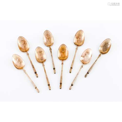 A set of 8 coffee spoons