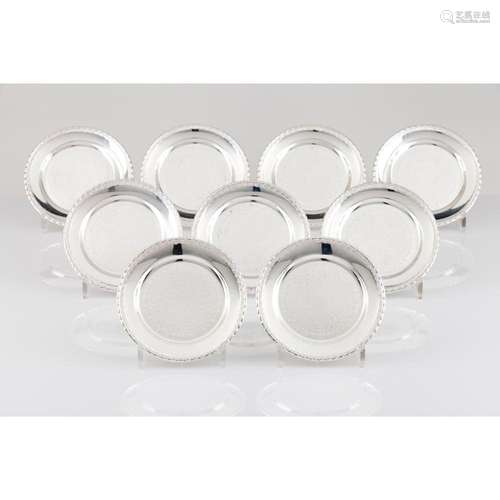 A set of 9 side plates