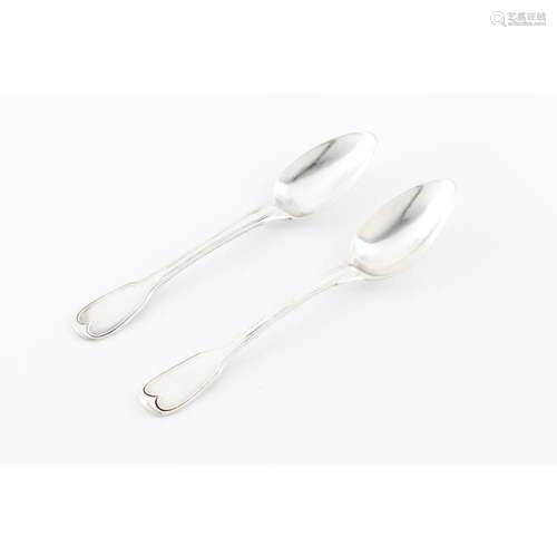 A set of 2 tea spoons