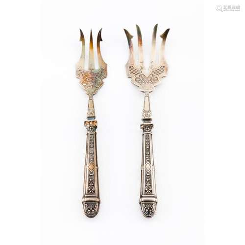 A set of 2 Régence Hors-d'Oeuvres serving forks