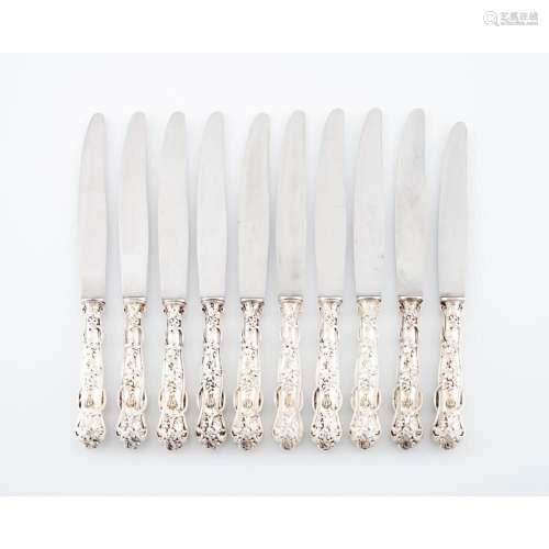 A set of 10 table knives