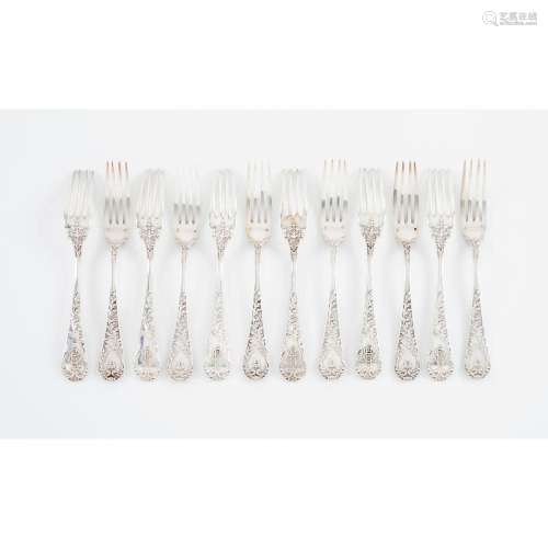 A set of 12 table forks