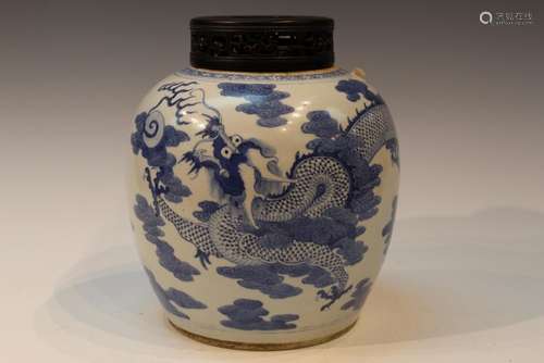 Chinese Blue and White Porcelain Dragon Jar with Wooden Lid