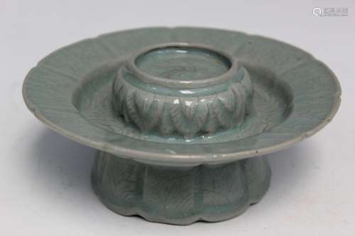 Korean Celadon Glaze Porcelain Cup Holder