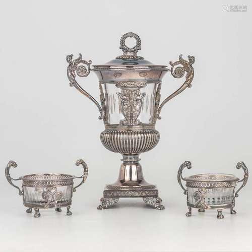 An exceptional ice-pail and two pots, made of silver in Fran...