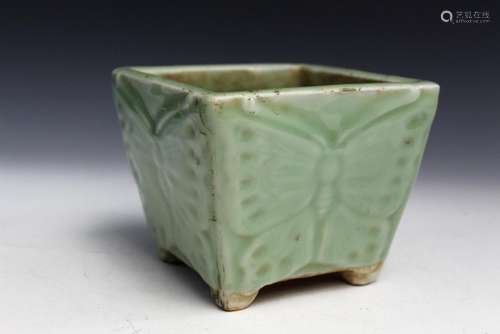 Chinese Celadon Porcelain Planter. Qing Dynasty.