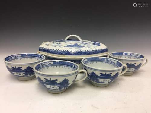 Chinese export blue and white porcelain covered bowl and fou...