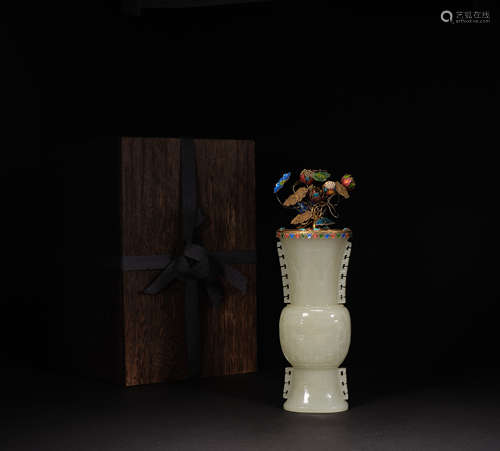 Qing Dynasty Hetian jade plug screen and silver gilt pinch s...