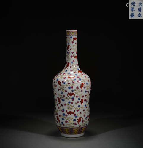 Qing Dynasty powder color hundred blessing grain bottle